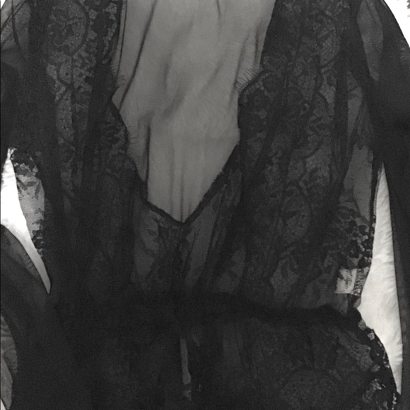 Lace top - Picture 2 of 3